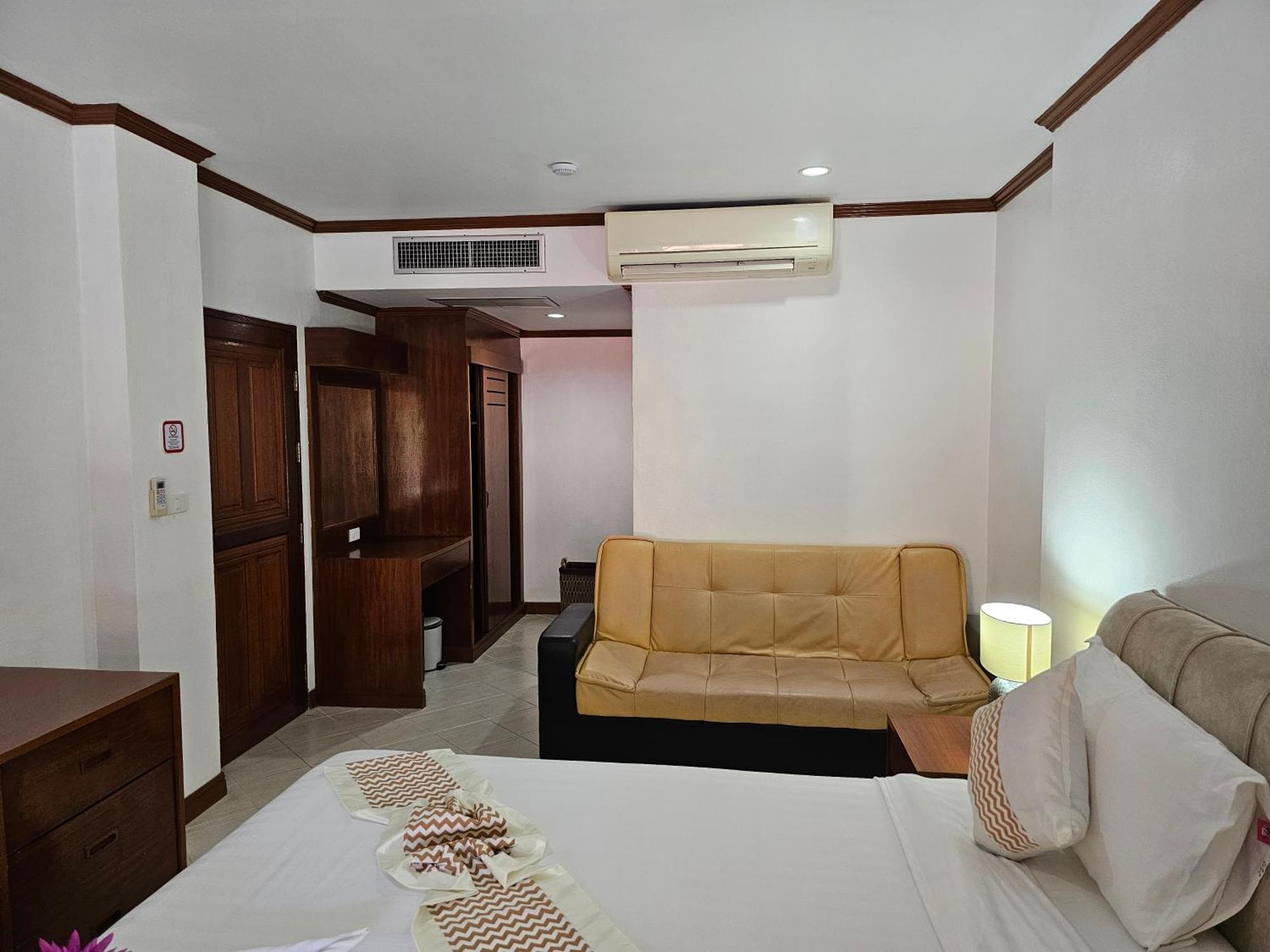 Sai Rougn Apartment Patong Eksteriør bilde