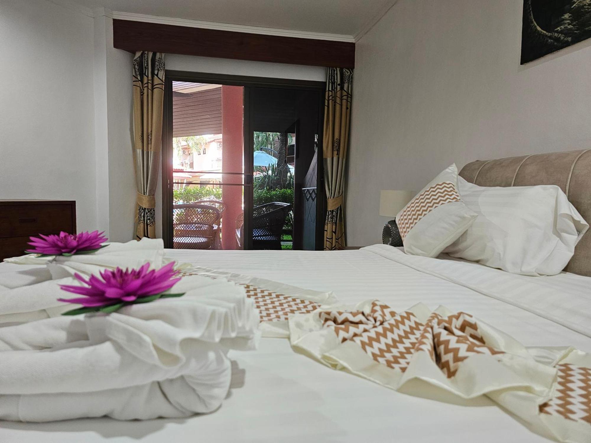 Sai Rougn Apartment Patong Eksteriør bilde